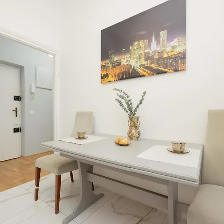 Royal Castle View By Renters Apartment Warsaw