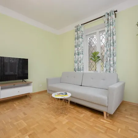 Royal Castle View By Renters Apartamento